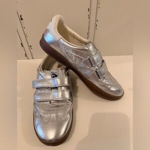 Sam Edelman size 9 silver Velcro sneakers